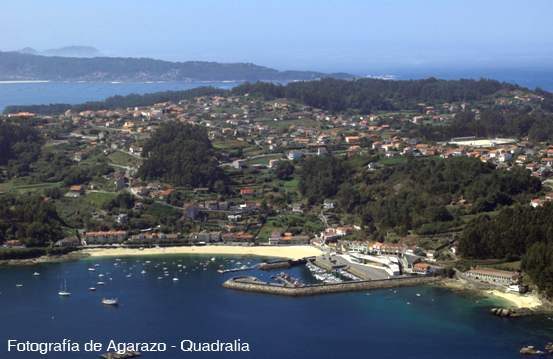 Vista del Puerto de Beluso con la Ría de de Aldán y las Cíes al fondo - Quadralia